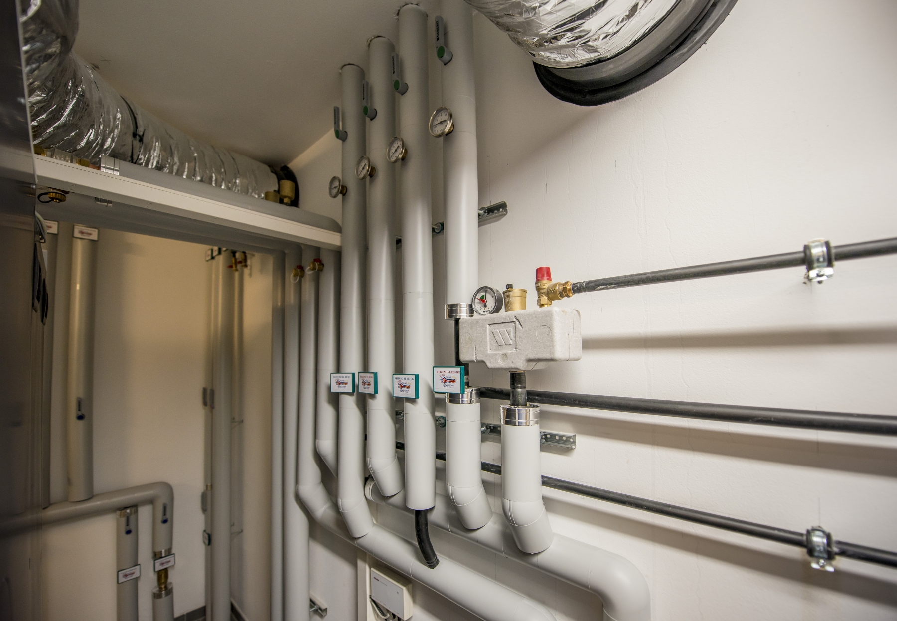 Massivhaus_Technik_Leitungen